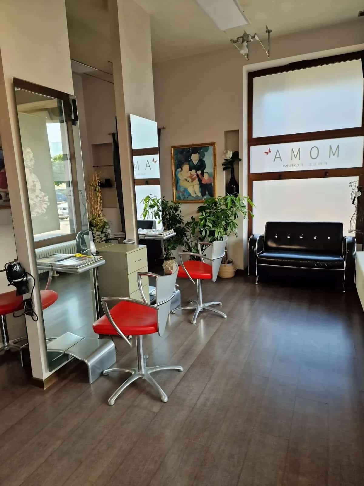 Postazioni del salone Momà