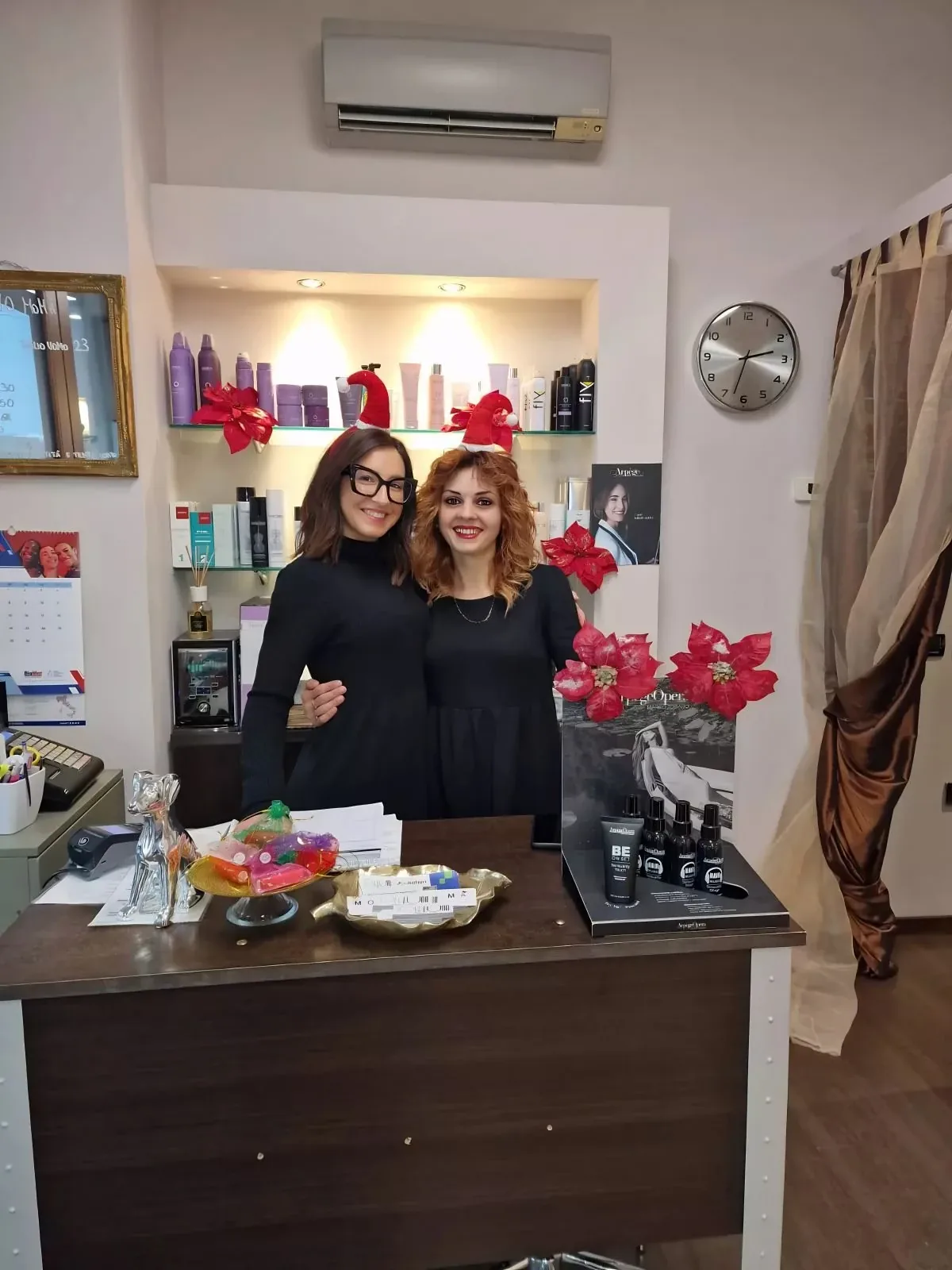 Alice e Doriana nel salone Momà